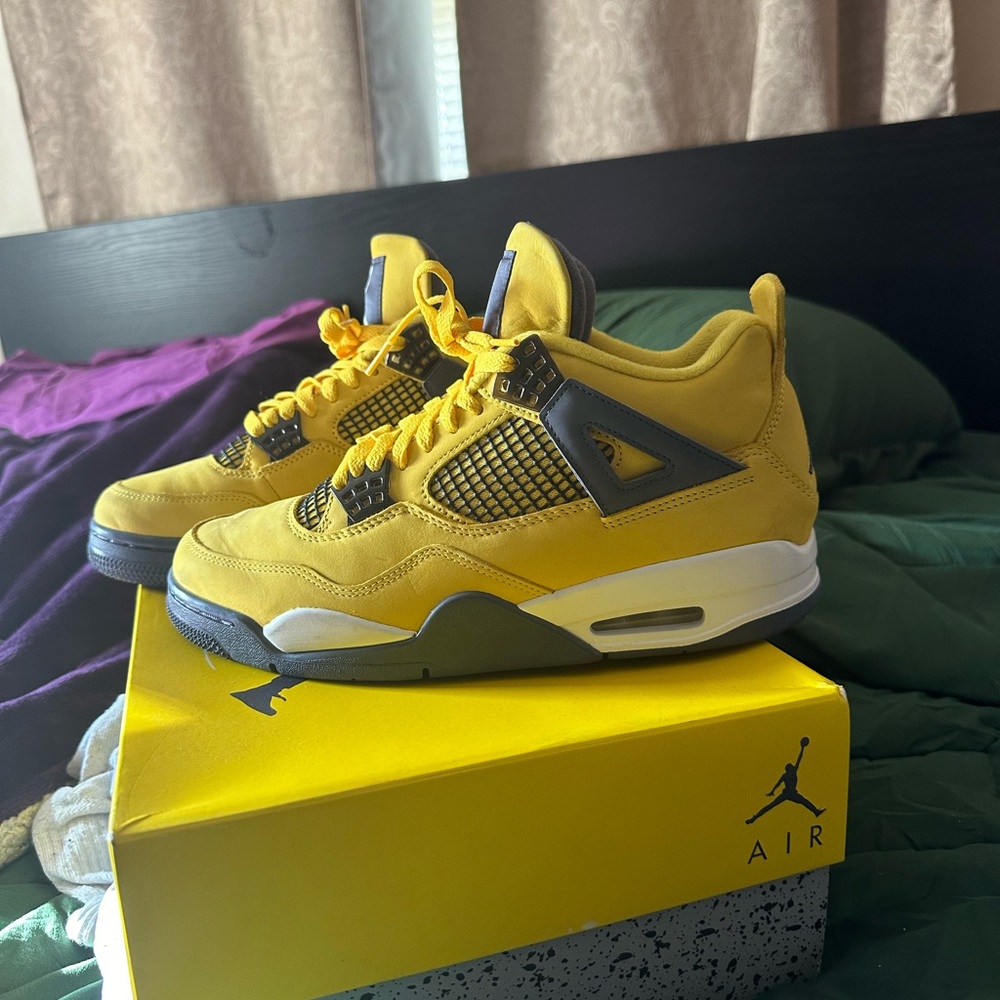Yellow 4s - Picture 2 of 3